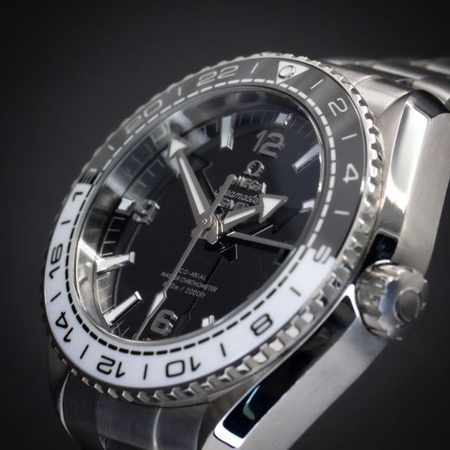 Omega Planet Ocean 215.30.44.22.01.001 Image 2